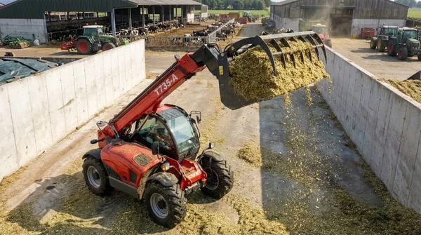 Agricultural telehandler stable yard travel