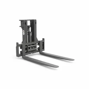 Scatto professionale di Telehandler Attachment Side-shift Pallet Forks con due forche di metallo isolato su sfondo bianco
