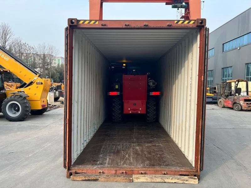 Balanced securing straps for long-distance telehandler transport