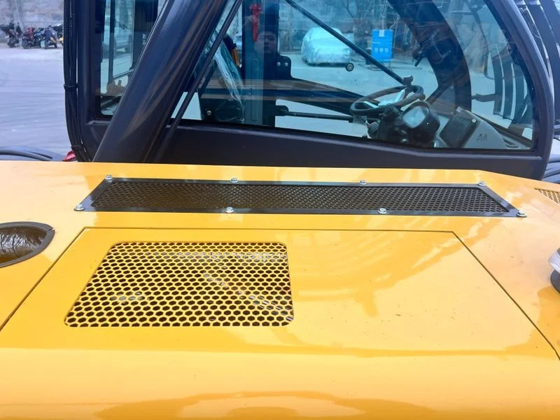 Flexible telescopic handler customization