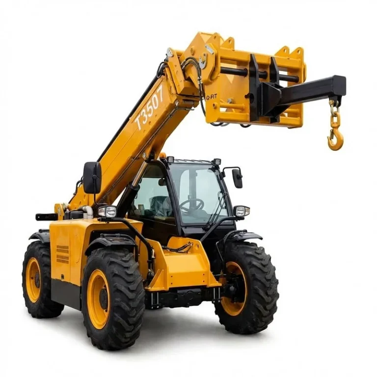 T3507 - Foto profissional do telehandler T3507 amarelo com lança estendida e gancho do jib, vista lateral esquerda